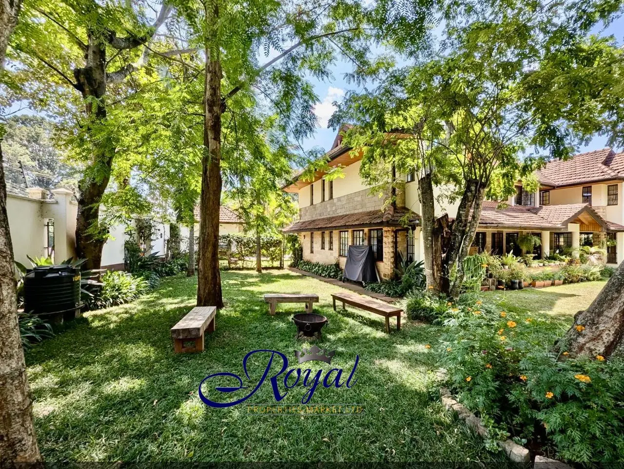 Spring Valley- Elegant 4-Bedroom Villa for Sale